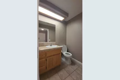 11020 Lantry, Oak Hills, CA 92344 - Photo 52