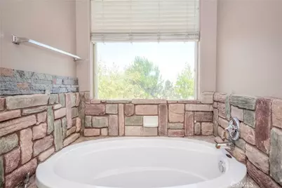 11020 Lantry, Oak Hills, CA 92344 - Photo 42