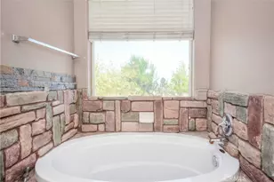 11020 Lantry, Oak Hills, CA 92344 - Photo 42