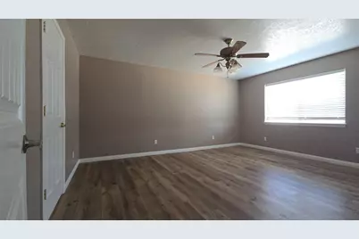 11020 Lantry, Oak Hills, CA 92344 - Photo 20