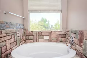 11020 Lantry, Oak Hills, CA 92344 - Photo 34