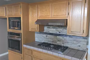 11020 Lantry, Oak Hills, CA 92344 - Photo 14