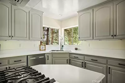 28670 Shenandoah Drive, Lake Arrowhead, CA 92352 - Photo 14