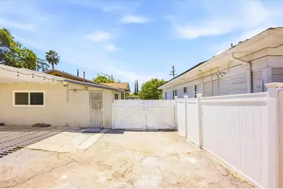 107 S Center Street, Redlands, CA 92373 - Photo 20