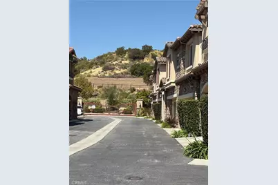 21917 Bella Vista, Chatsworth, CA 91311 - Photo 22