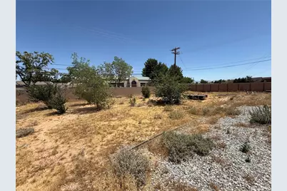 15355 Wanaque, Apple Valley, CA 92307 - Photo 8