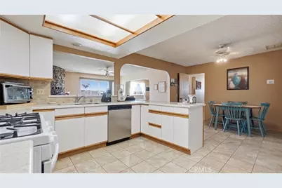 21404 Baldwin, California City, CA 93505 - Photo 10