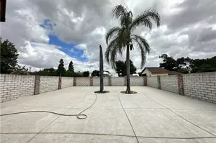 16536 Filbert, Fontana, CA 92335 - Photo 40