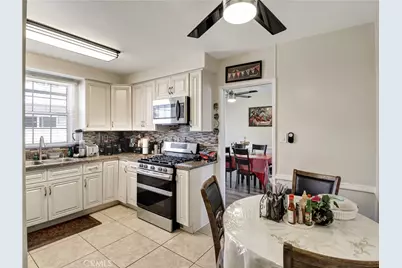 12205 S Halldale, Los Angeles, CA 90047 - Photo 14