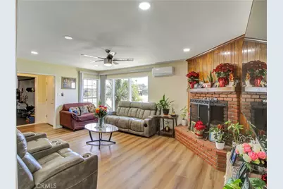 12205 S Halldale, Los Angeles, CA 90047 - Photo 6