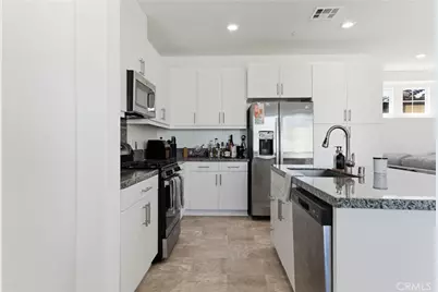 16651 Snowdrop #1, Fontana, CA 92336 - Photo 8