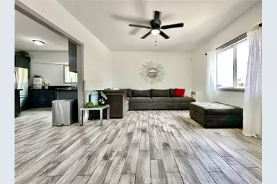 160 W 48th, Los Angeles, CA 90037 - Photo 10