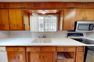 326 E 7th, San Jacinto, CA 92583 - Photo 2