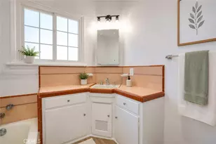 8725 S Gramercy Pl, Los Angeles, CA 90047 - Photo 12