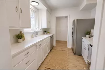 8725 S Gramercy Place, Los Angeles, CA 90047 - Photo 4