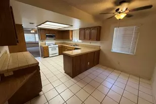 17950 Fremontia, Victorville, CA 92395 - Photo 2