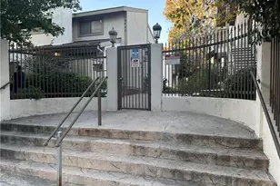 18445 Hatteras St, Tarzana, CA 91356 - Photo 22