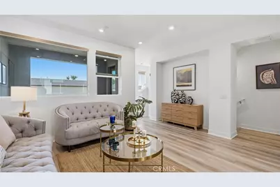 633 S Lyon St, Santa Ana, CA 92705 - Photo 4