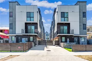 113 1/2 N Manhattan, Los Angeles, CA 90004 - Photo 1