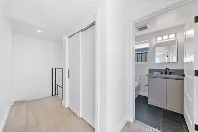 113 1/2 N Manhattan, Los Angeles, CA 90004 - Photo 14