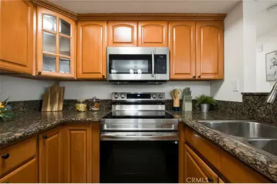 64 N Mar Vista Avenue, Pasadena, CA 91106 - Photo 6