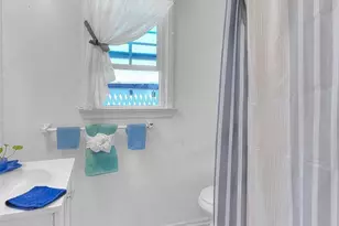 801 S Hicks Ave, Los Angeles, CA 90023 - Photo 30