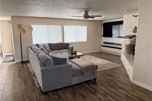18285 Harbor Dr, Victorville, CA 92395 - Photo 6