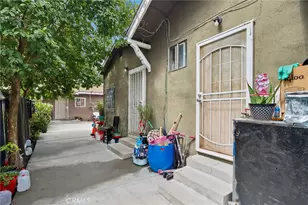 1242 E 43rd, Los Angeles, CA 90011 - Photo 4