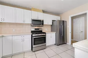 530 W C St, Colton, CA 92324 - Photo 8