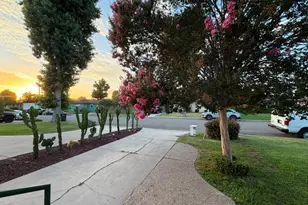 15076 Danbrook Dr, Whittier, CA 90604 - Photo 2