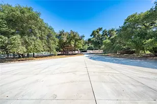 26251 Ravenhill Rd, Canyon Country, CA 91387 - Photo 50