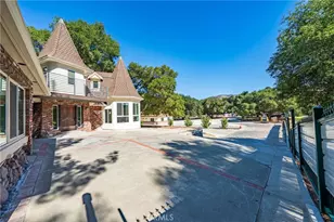 26251 Ravenhill Rd, Canyon Country, CA 91387 - Photo 2