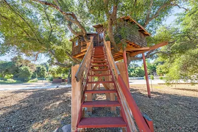 26251 Ravenhill Road, Canyon Country, CA 91387 - Photo 22