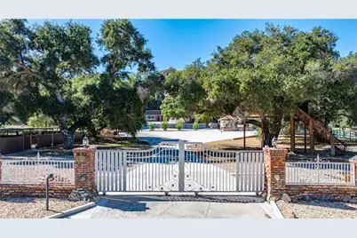 26251 Ravenhill Road, Canyon Country, CA 91387 - Photo 6