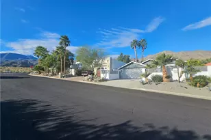 54925 Avenida Alvarado, La Quinta, CA 92253 - Photo 4