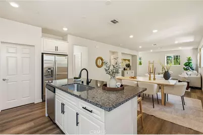 14700 Sherman Way, Van Nuys, CA 91405 - Photo 4