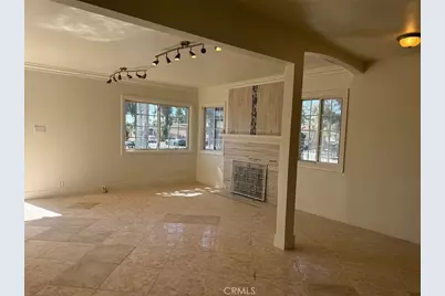 2101 S Sycamore, Santa Ana, CA 92707 - Photo 2