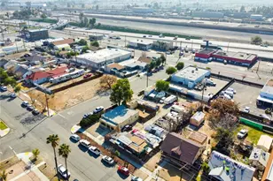584 E H St, Colton, CA 92324 - Photo 8