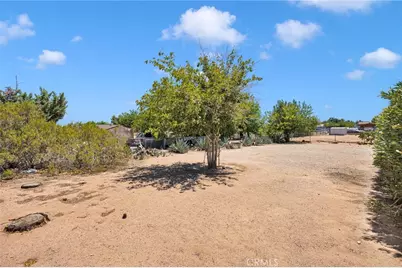 10387 Kern, Hesperia, CA 92345 - Photo 36