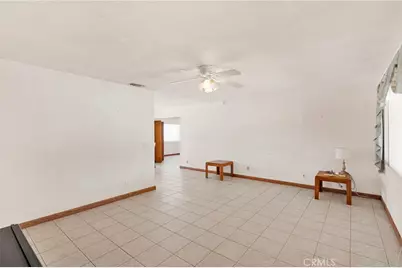 10387 Kern, Hesperia, CA 92345 - Photo 8