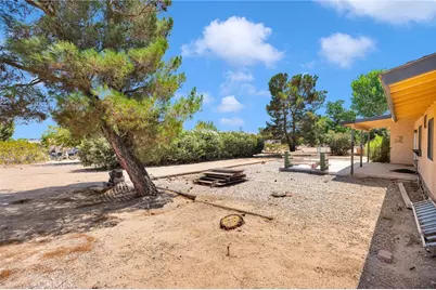 10387 Kern, Hesperia, CA 92345 - Photo 38