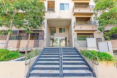 970 S St. Andrews Place #103, Los Angeles, CA 90019 - Photo 2