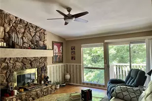 109 Rockledge Ln, Lake Arrowhead, CA 92352 - Photo 2