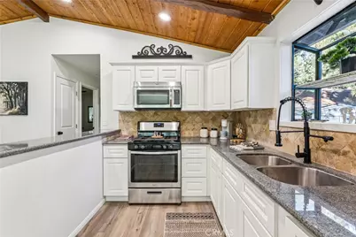 937 E Fairway, Big Bear City, CA 92314 - Photo 10