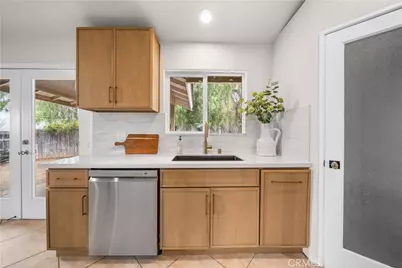 291 Hillandale Court, Riverside, CA 92507 - Photo 14
