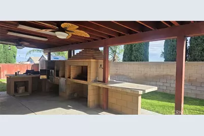 2633 W Loma Vista Drive, Rialto, CA 92377 - Photo 6
