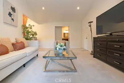 226 Springview, Irvine, CA 92620 - Photo 4