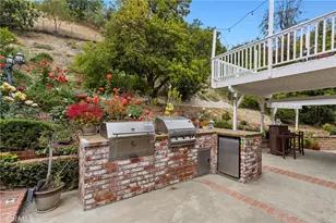 20224 Chapter, Woodland Hills, CA 91364 - Photo 14