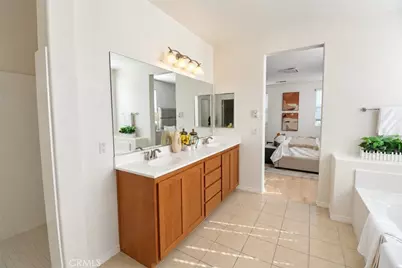 119 West Via Rua Flores, Ontario, CA 91762 - Photo 18
