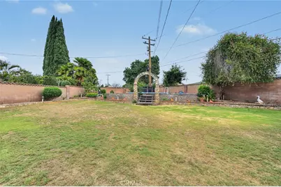 10602 Courson, Stanton, CA 90680 - Photo 32